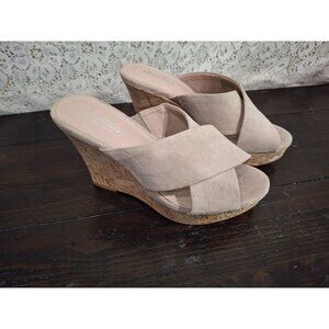 NWOB Charles By Charles David Latrice Beige Wedge Sandals/Sz. 5.5M